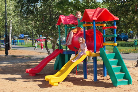 PLAYGROUND DESIGNERS & SUPPLIERS