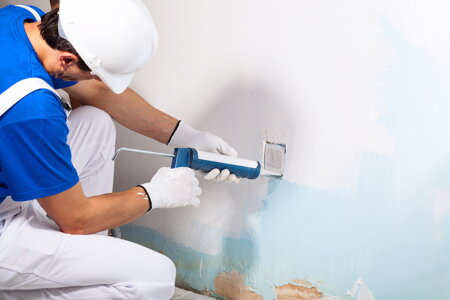 PAINTERS & WALL-COVERING SPECIALISTS
